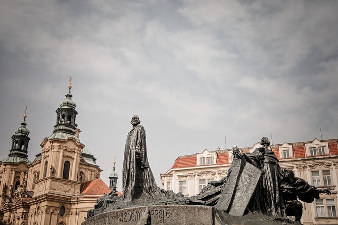 Prague Old Town and Jewish Quarter Walking Tour - Entering the Jewish Quarter through its synagogues