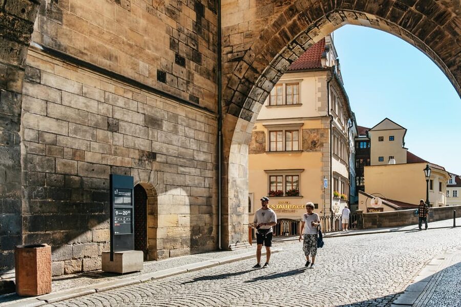 Prague: Old Town, Astronomical Clock and Underground Tour - The Astronomical Clock and Old Town Square