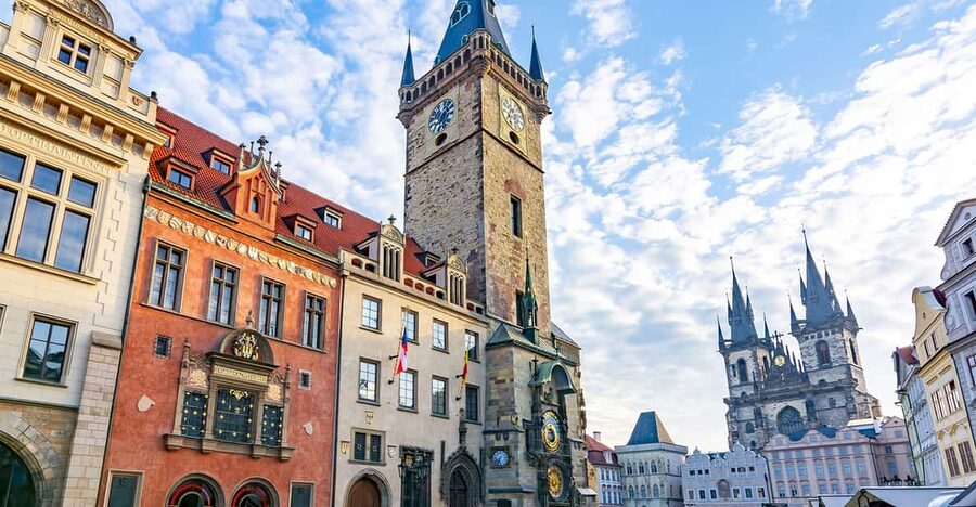 Prague: Old Town Guided Walking Tour and City Boat Ride - A strong first look at Prague’s historic center