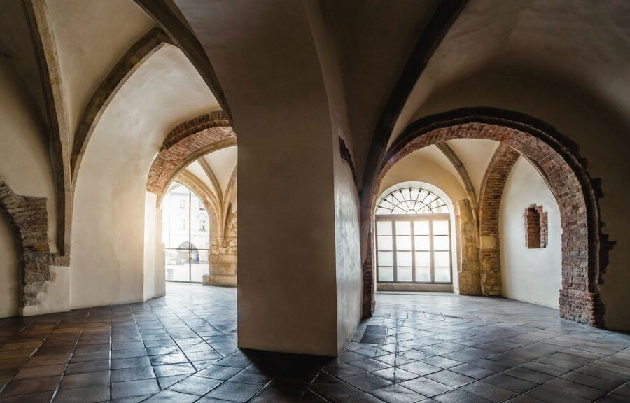 Prague: Old Town Hall Tower Entry Ticket - Who should book the Old Town Hall Tower?