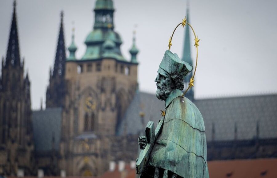 Prague: Old Town Highlights & Hidden Gems Guided Tour - Meeting at Mostecka 4 in Lesser Town