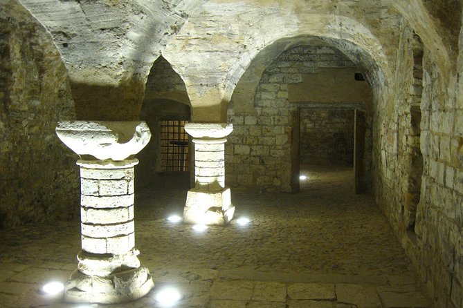 Prague Old Town, Medieval Underground and Dungeon Historical Tour - Romanesque and Gothic cellars from the 12th to 14th centuries