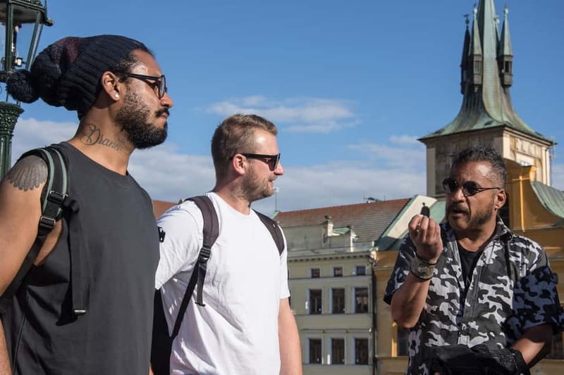 Prague: Old Town, Prague Castle & River Cruise Day Tour - The midday break and what to eat