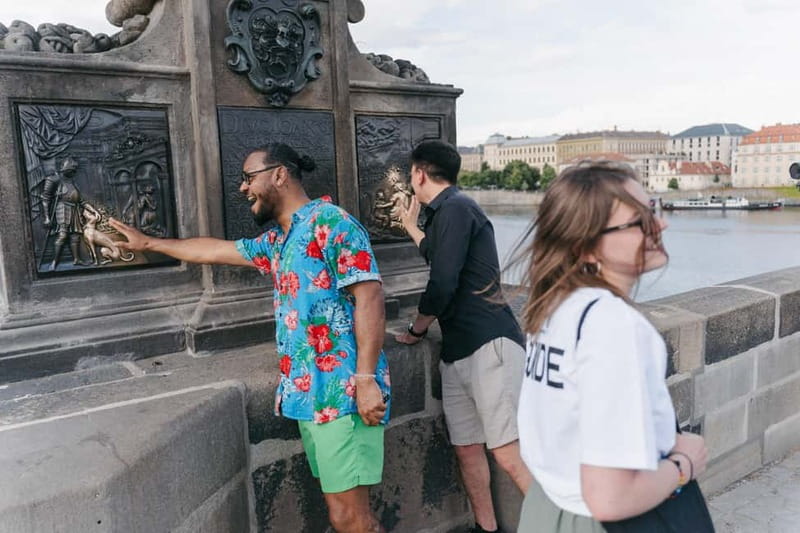 Prague: Old Town, Prague Castle & River Cruise Day Tour - Prague Castle from medieval foundations to modern government