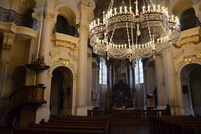 Prague Old Town Tour with a Classical Concert - Why the 4 pm start works well