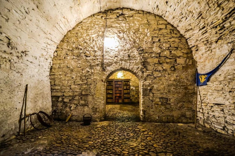 Prague: Oldtown, Medieval Underground & Dungeon History Tour - What lies beneath Prague’s Old Town
