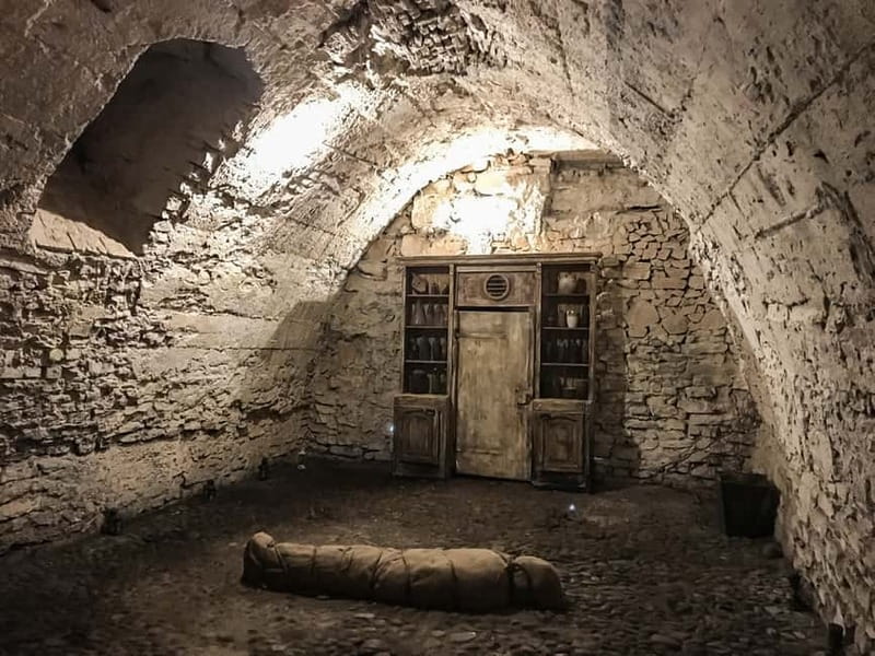 Prague: Oldtown, Medieval Underground & Dungeon History Tour - Medieval rooms from the 12th to 14th centuries