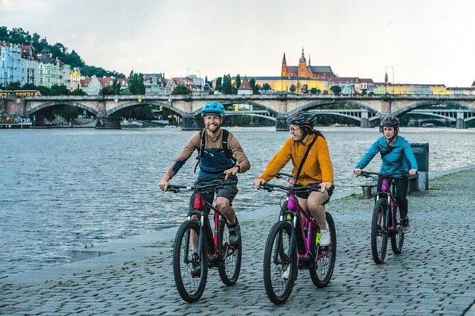 Prague on E-Bike: Explore Greater Downtown Parks & Epic Views - Santoška Park, the riverfront, and a local pause