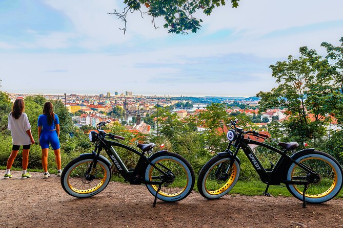 Prague on Stylish Retro styled E-Bike - Viewpoints & Sightseeing - Old Town Square and the astronomical clock