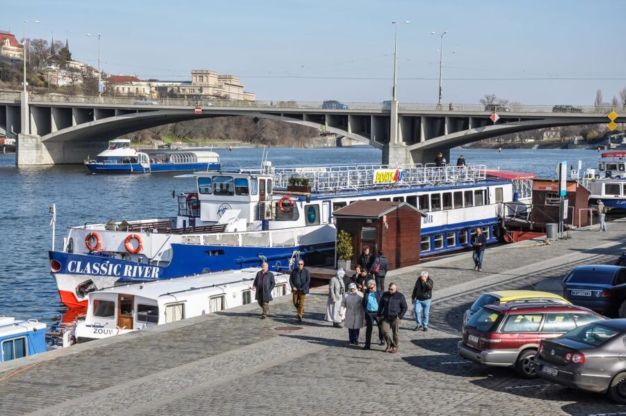 Prague: Panoramic Vltava River Cruise - Commentary and the audio guide