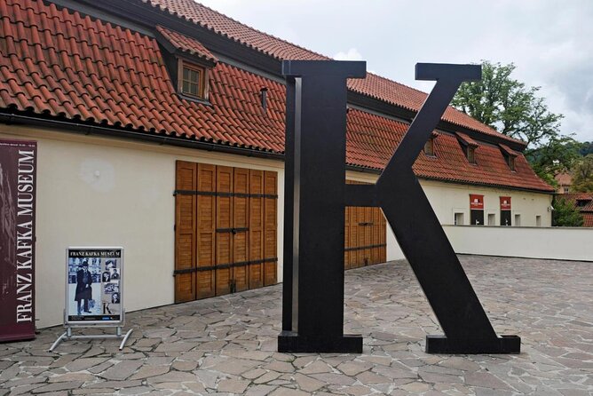 Prague Photo Walk Tour (Family, Couple, Solo) - Why this Prague photo walk works
