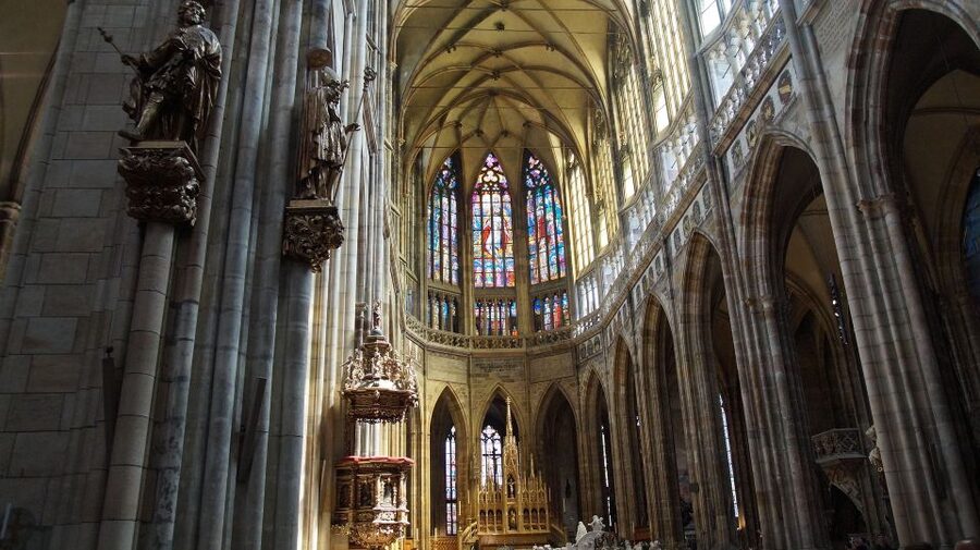 Prague: Prague Castle and Little Quarter Guided Walking Tour - St. Vitus Cathedral and the castle interiors