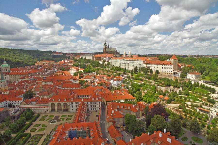 Prague: Prague Castle and Lobkowicz Palace Entry Tickets - St. Vitus Cathedral, the grand centerpiece