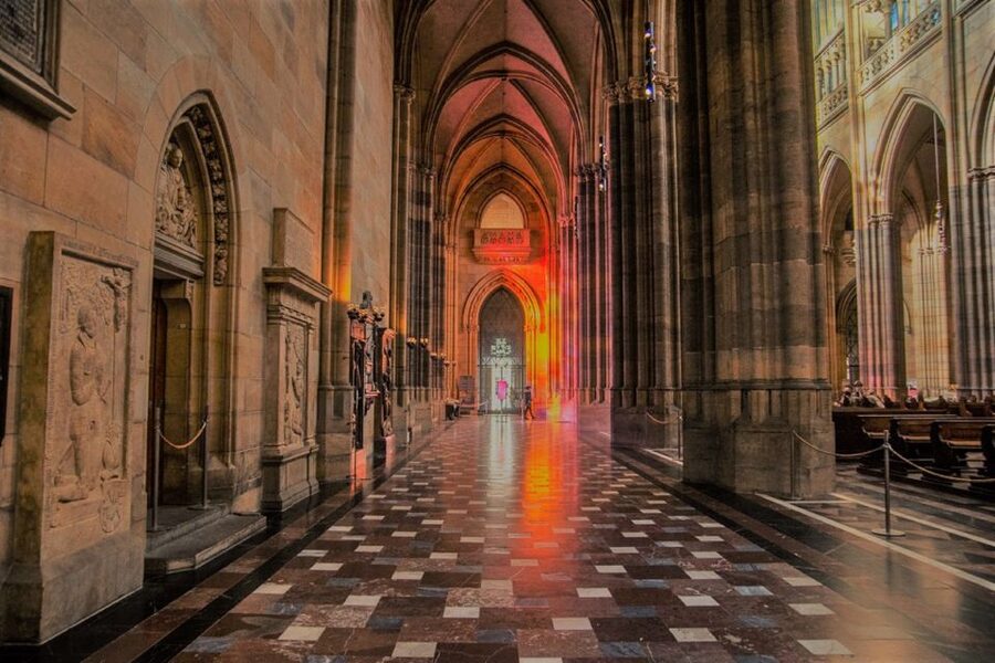 Prague: Prague Castle Complex Smartphone Audio Guide - Who should choose this self-guided visit