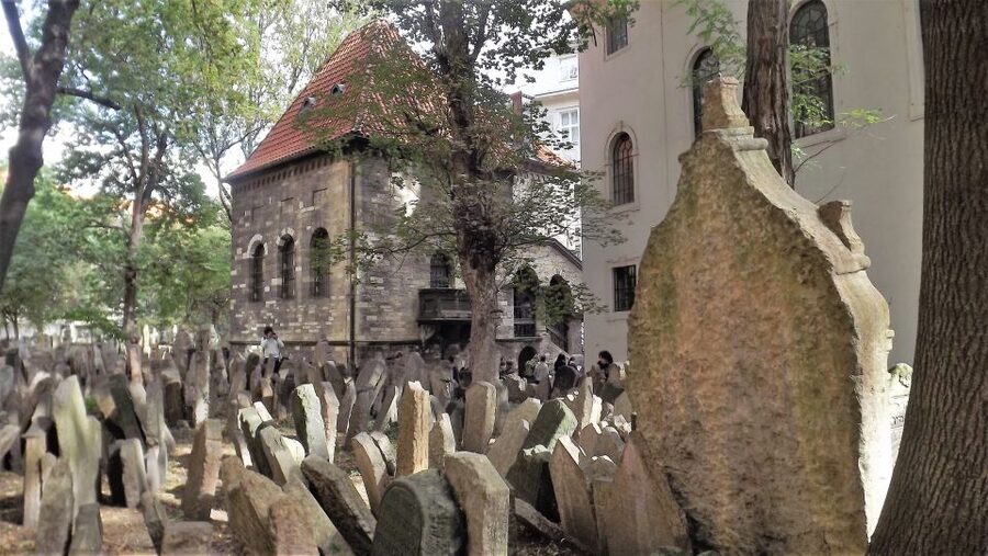 Prague: Prague Castle, Jewish Quarter, Clock Tower Admission - What the $120 price really buys you