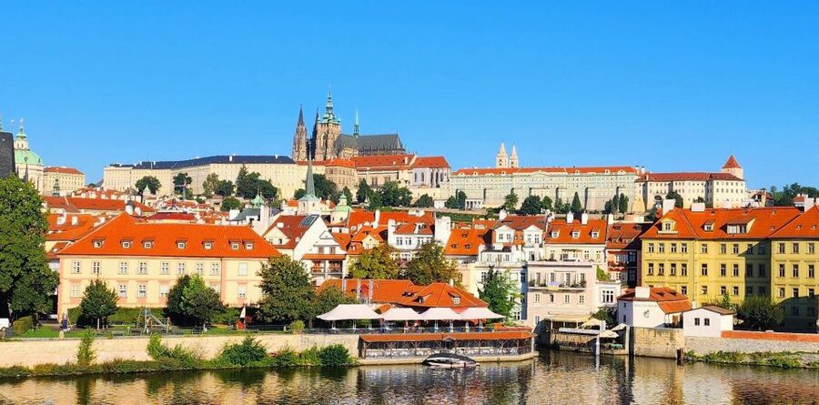 Prague: Prague Castle Private Walking Tour - The Old Royal Palace and the business of power