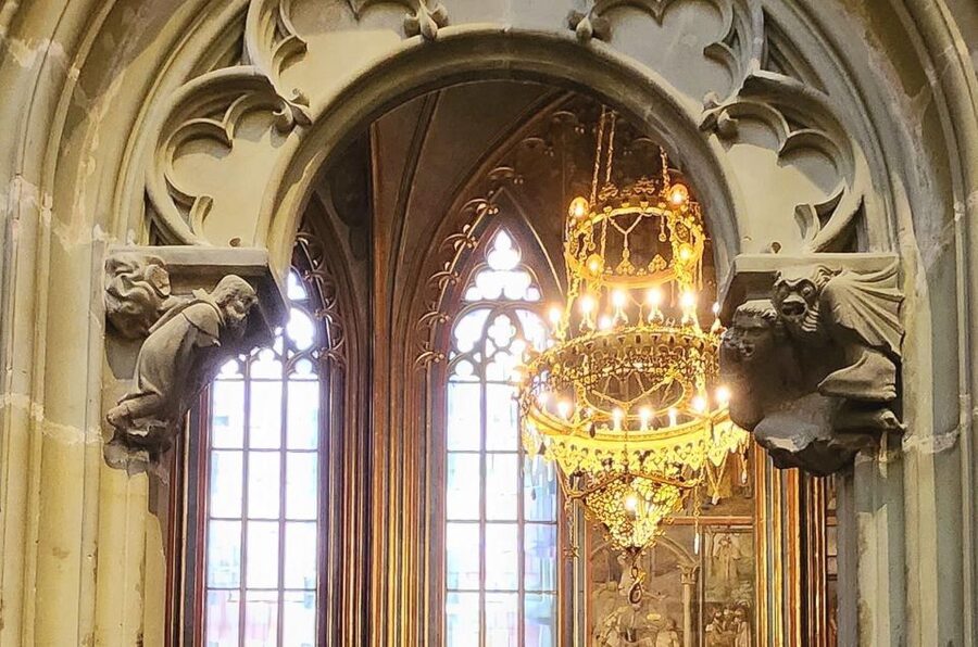 Prague: Prague Castle Private Walking Tour - Price, private value, and group fit