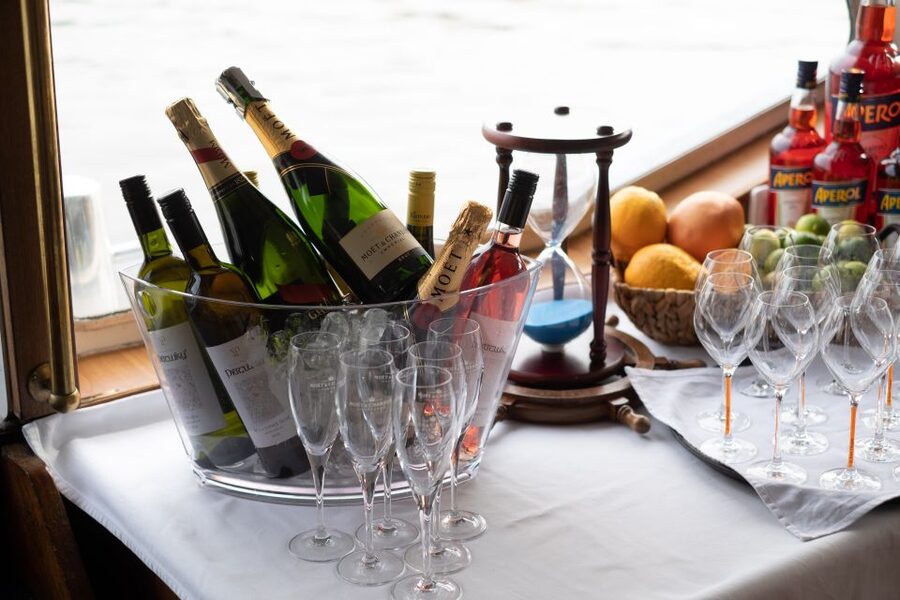 Prague: Private Beer Boat Cruise with Unlimited Beer - What the 55-minute cruise feels like