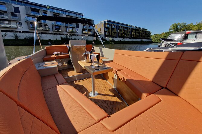 Prague Private Boat Tour - 2 Hours - From your hotel to the river