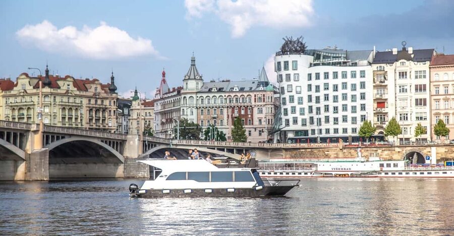 Prague: Private River Cruise with Unlimited Beer or Prosecco - Three hours on the Vltava
