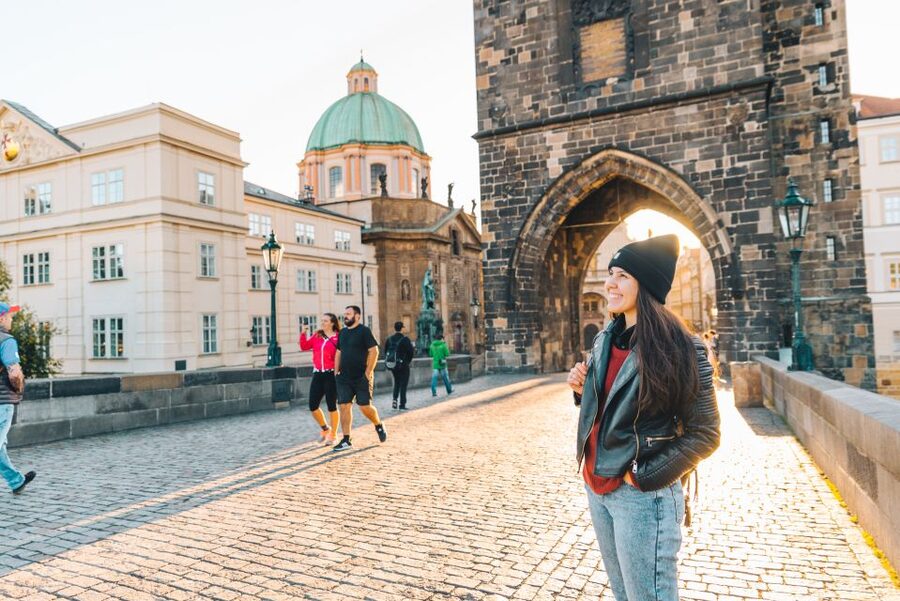 Prague: Professional Photoshoot at Charles Bridge - Key points to know before booking