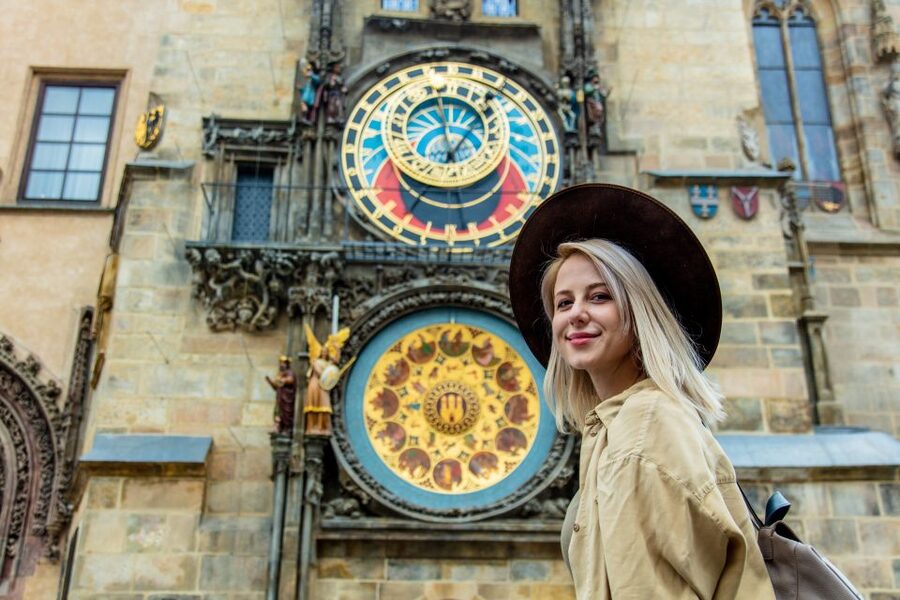 Prague: Professional Photoshoot in the Old Town - Tips for getting better pictures