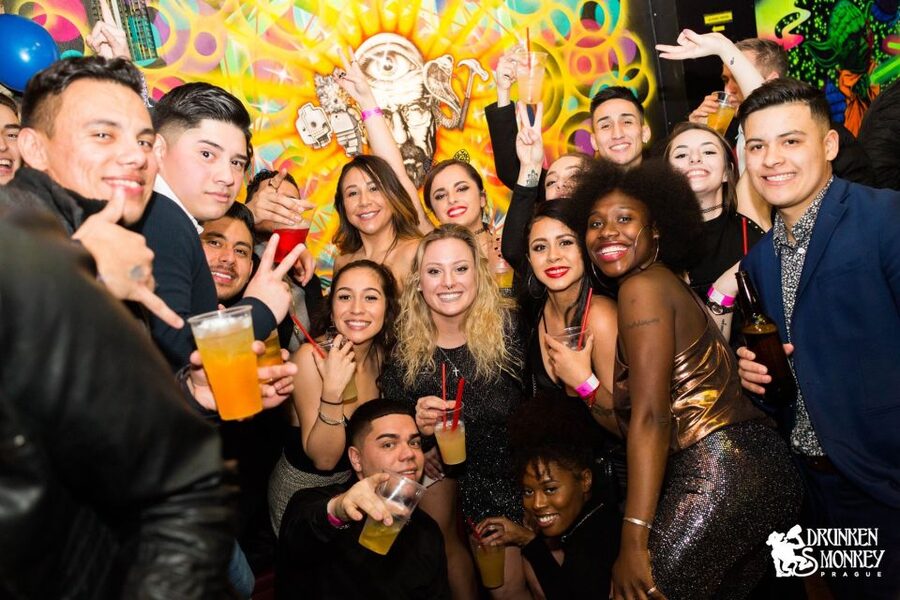 Prague: Pub Crawl with Open Bar and VIP Entry - Who will enjoy this Prague night out?