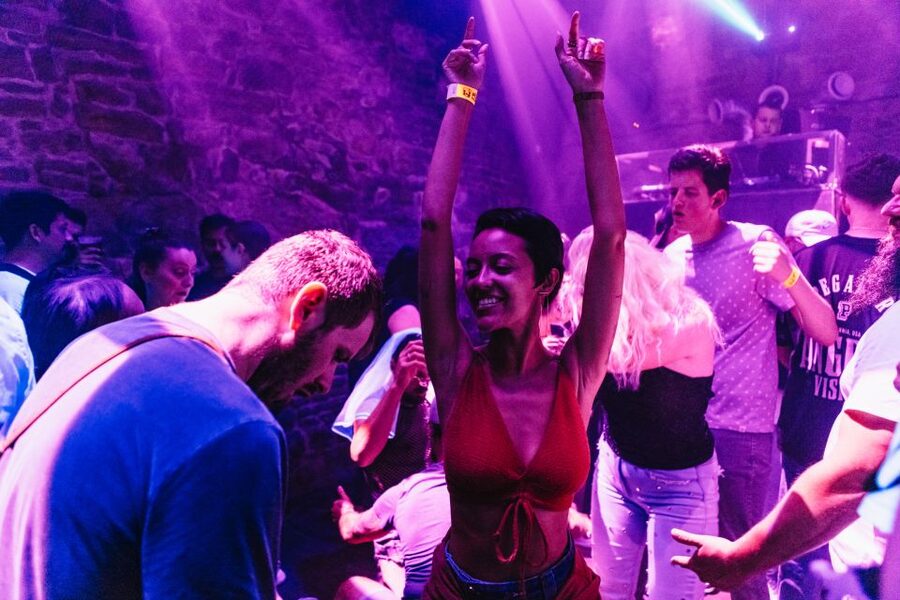 Prague: Pub Crawl with Unlimited Drinks & 5-floor Club Entry - Key points before you book