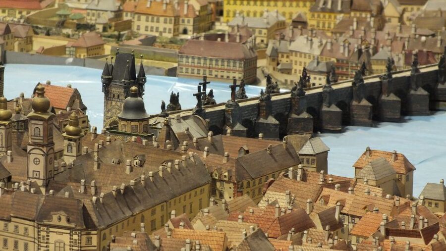 Prague: Railway Kingdom Giant Model Railway Museum - The 30,000 inhabitants of Railway Kingdom
