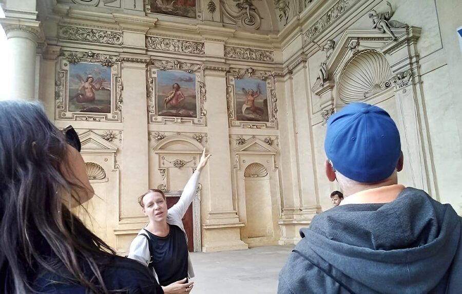 Prague Renaissance and Baroque Gardens Walking Tour - The guide makes the difference