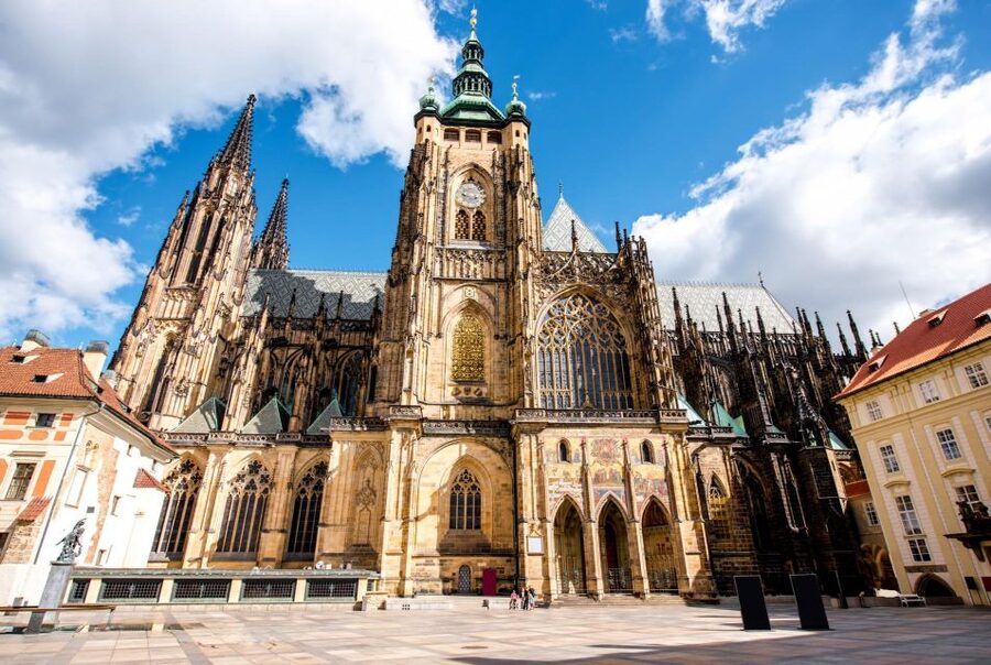 Prague Royal Castle, St Vitus, Golden Lane Tour with Tickets - Practical details that affect your day
