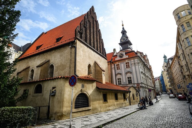 Prague´s Old Town, Jewish Quarter and Charles Bridge Private Tour - Crossing Charles Bridge with a guide