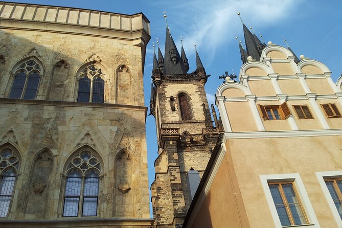 Prague´s Old Town, Jewish Quarter and Charles Bridge Private Tour - Walking through the Jewish Quarter