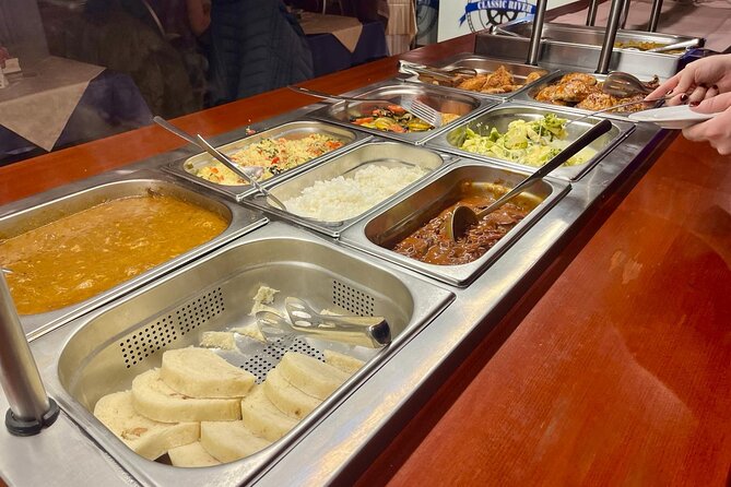 Prague: Sightseeing Boat Cruise with Buffet Dinner - Drinks, welcome toast, Wi-Fi, and the audio guide