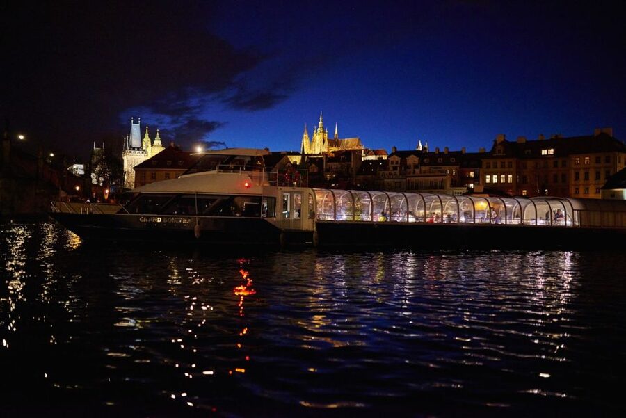 Prague: Sightseeing Dinner Cruise on Open-Top Glass Boat - Seating, service, and the boat itself