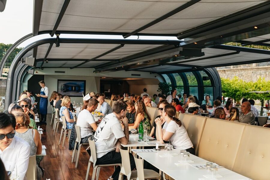 Prague: Sightseeing Dinner Cruise on Open-Top Glass Boat - Kampa Island and Charles Bridge from the water