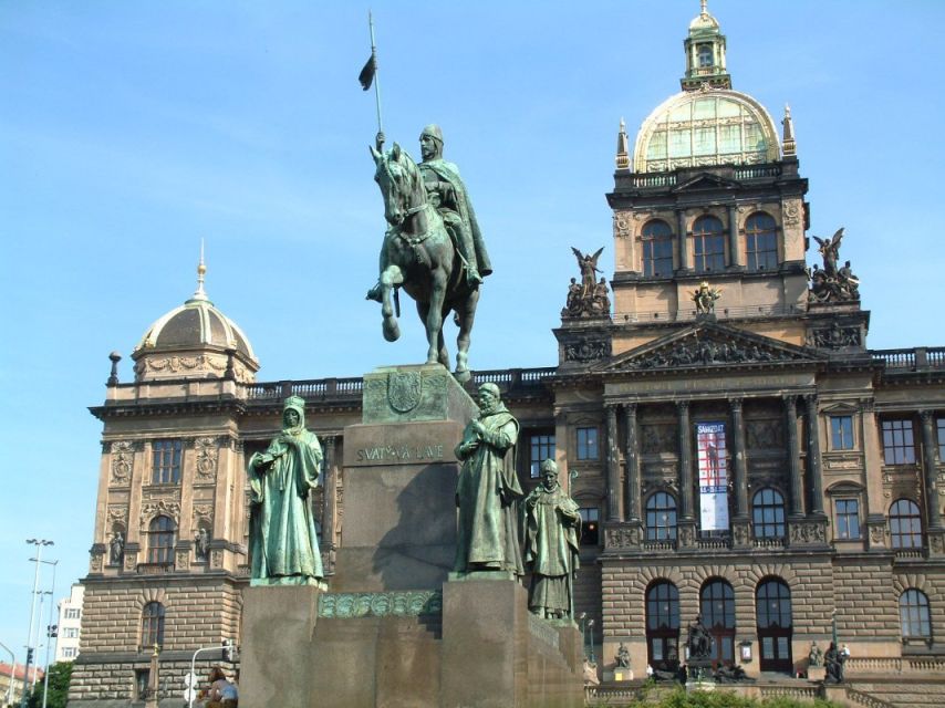 Prague Sightseeing Tour with Lunch - A six-hour introduction to Prague’s big story