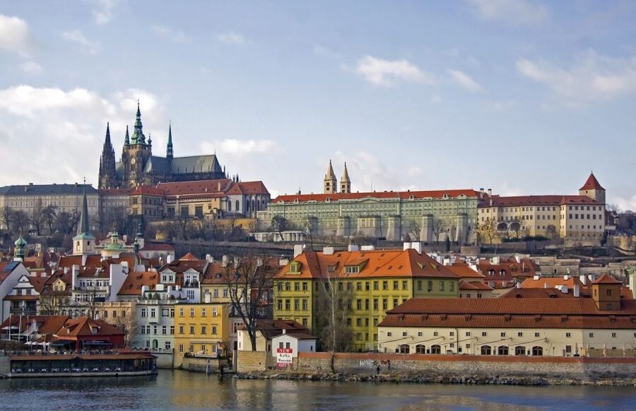 Prague Sightseeing Tour with Lunch - Strahov’s palaces, gardens, and monastery