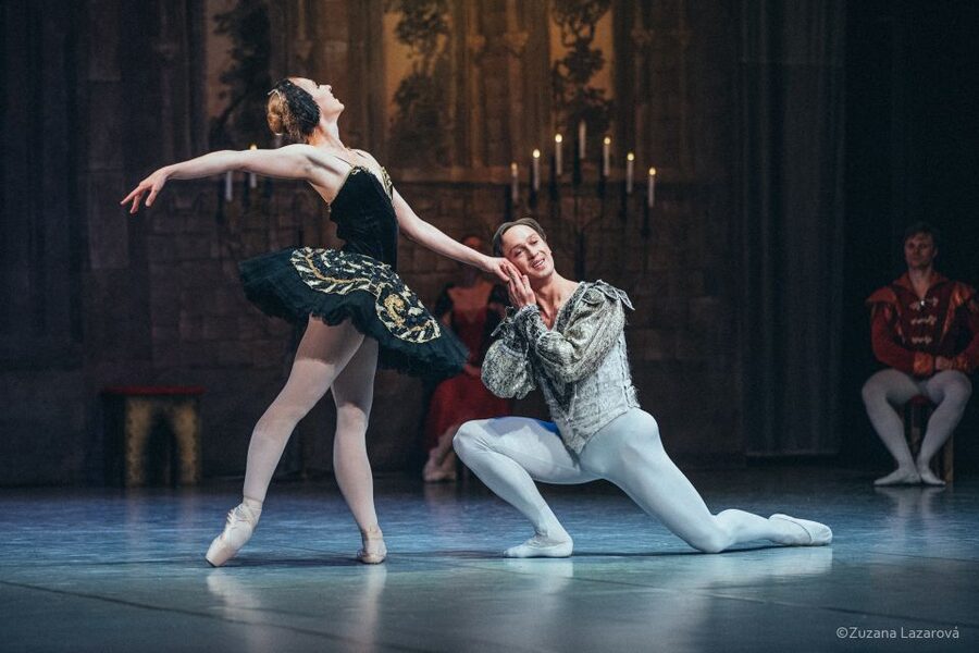 Prague: The Best of Swan Lake Ballet Tickets - What happens during the 105 minutes
