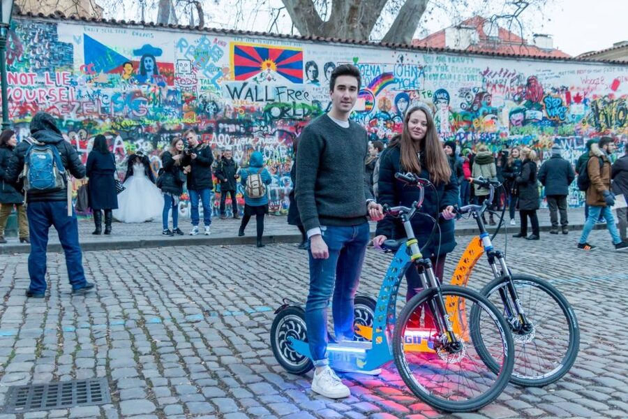 Prague: Tour by Electric Scooter or Cruiser eBike - Old Town Square and the Pařížská Route