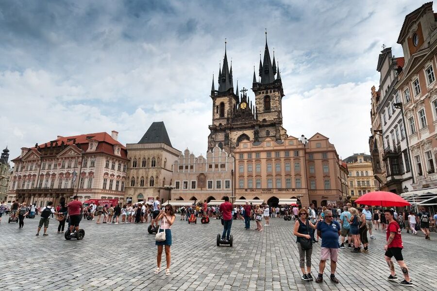Prague Tour in Spanish - Reading Prague Through Its Political Turning Points