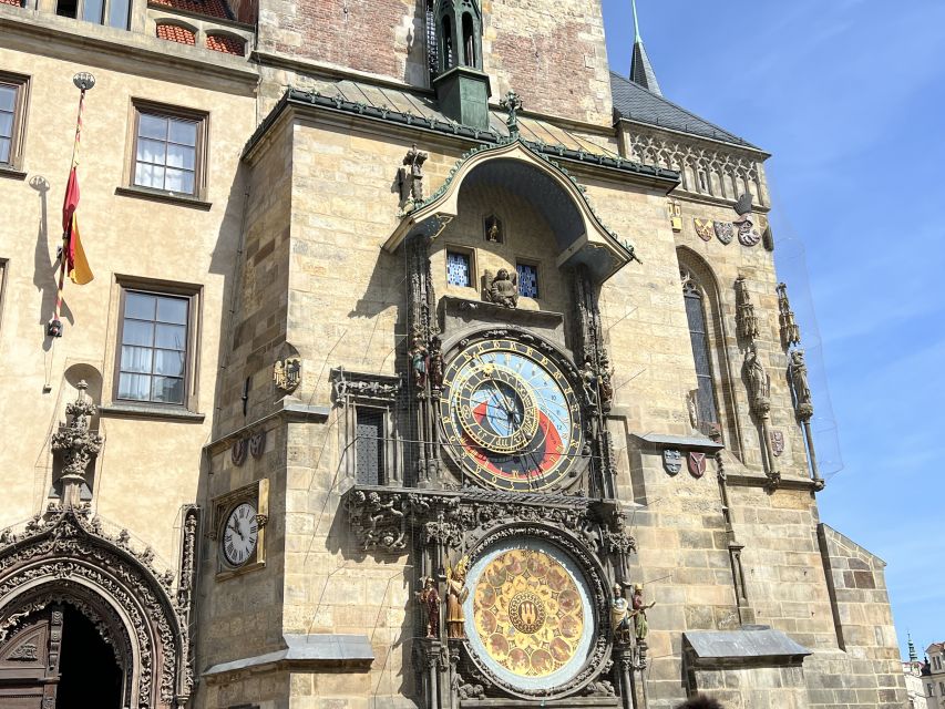 Prague Tour in Spanish - The Vltava and the City of a Hundred Spires