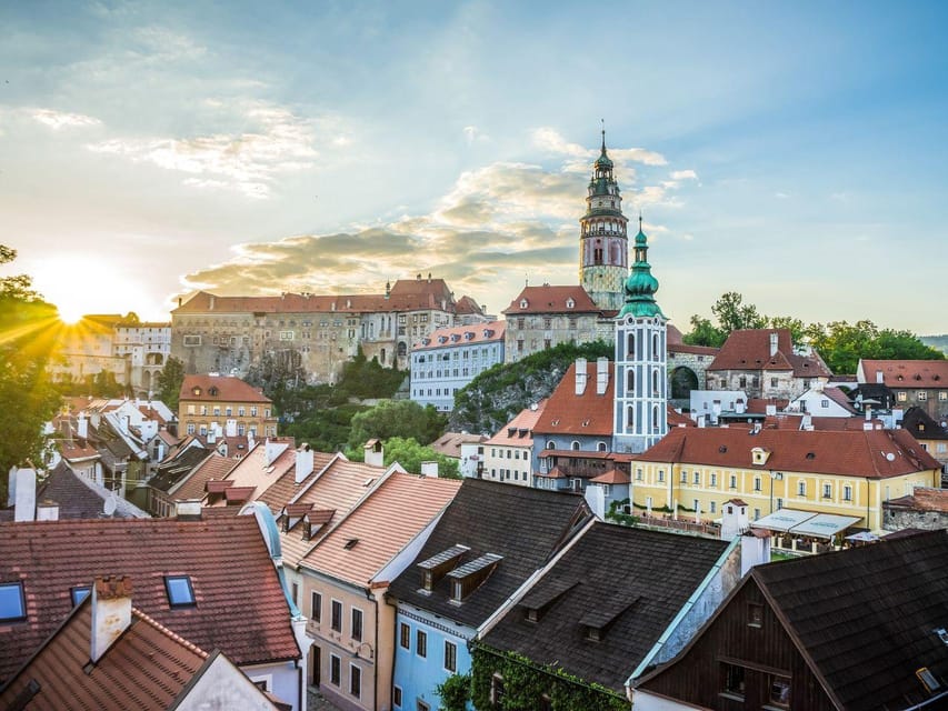 Prague: Transfer to Vienna via fabulous Cesky Krumlov - A second guided look before Vienna