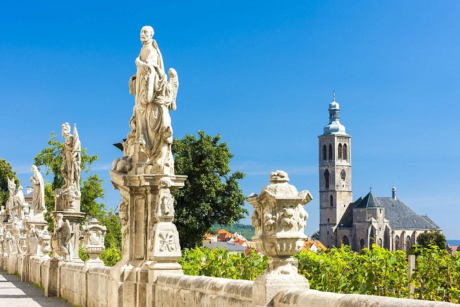 Prague-Vienna One-Way Sightseeing Day Tour - Who should book this route?