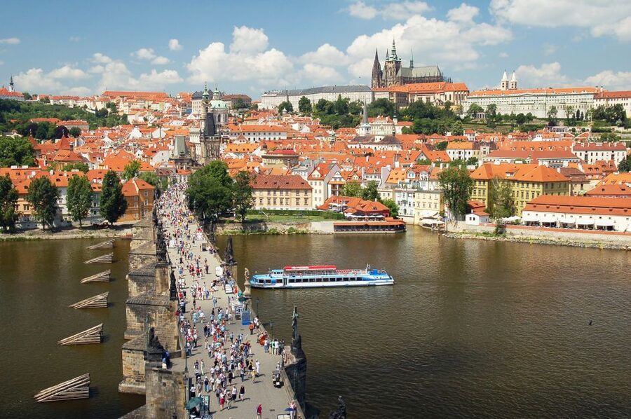 Prague: Vintage Car Ride and Walking Tour - A smart first look at Prague by vintage car