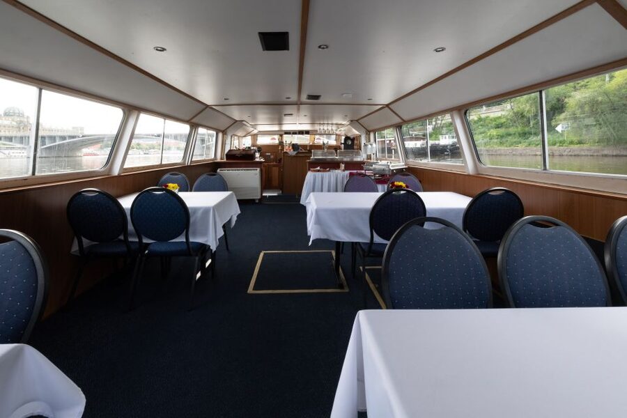 Prague: Vltava River Private Boat Party with Drinks - One hour through Prague’s historic center