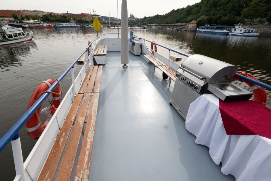 Prague: Vltava River Private Boat Party with Drinks - Is $51 good value?