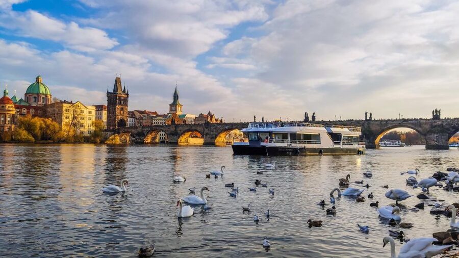 Prague: Vltava River Sightseeing Cruise - Key points before you book