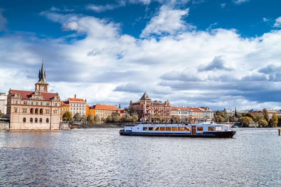 Prague: Vltava River Sightseeing Cruise - Best departure times and who will enjoy it