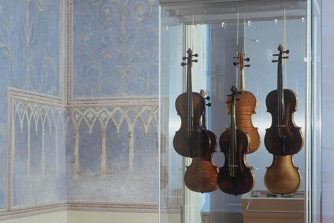 Prague Walking Tour Following in Mozart's Footsteps - The small stops and the shape of the route